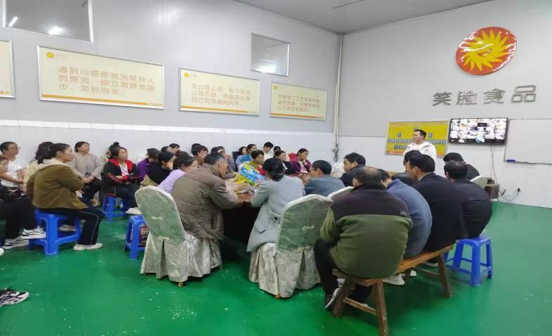 The R&D department organized product process training for workers